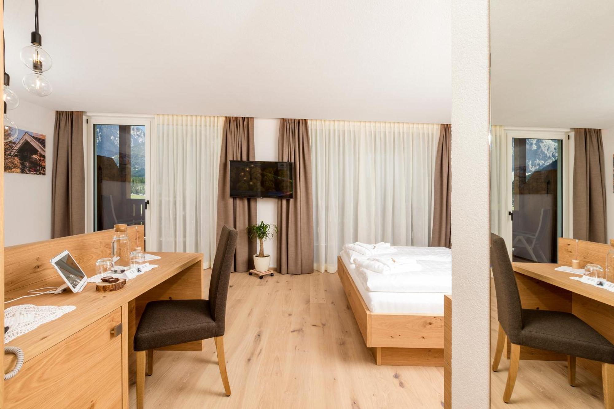 Hotel Royal Und Ferienhaus Annabel セスト エクステリア 写真